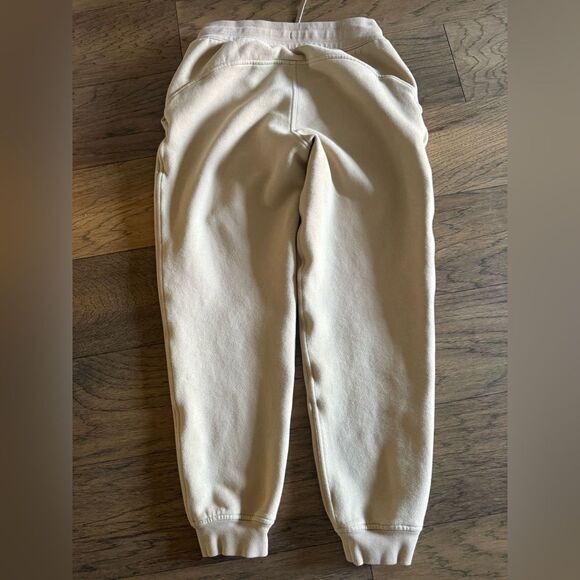 Lululemon High Rise Scuba Joggers 
Trench - Picture 5 of 12